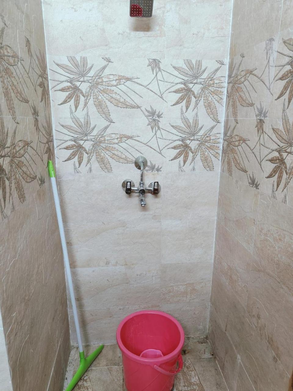 Studio Apartment By La Valentino Near Expo Mart Greater Noida Exterior photo
