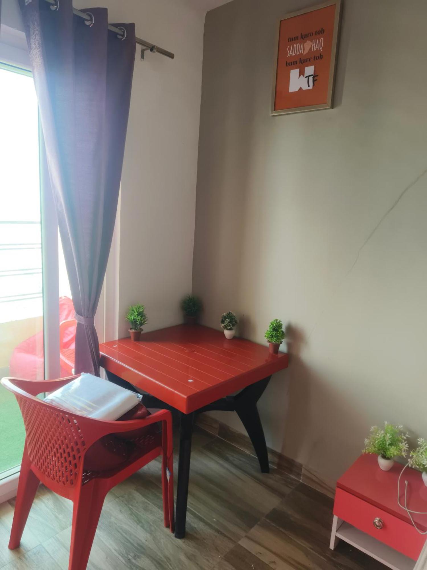 Studio Apartment By La Valentino Near Expo Mart Greater Noida Exterior photo
