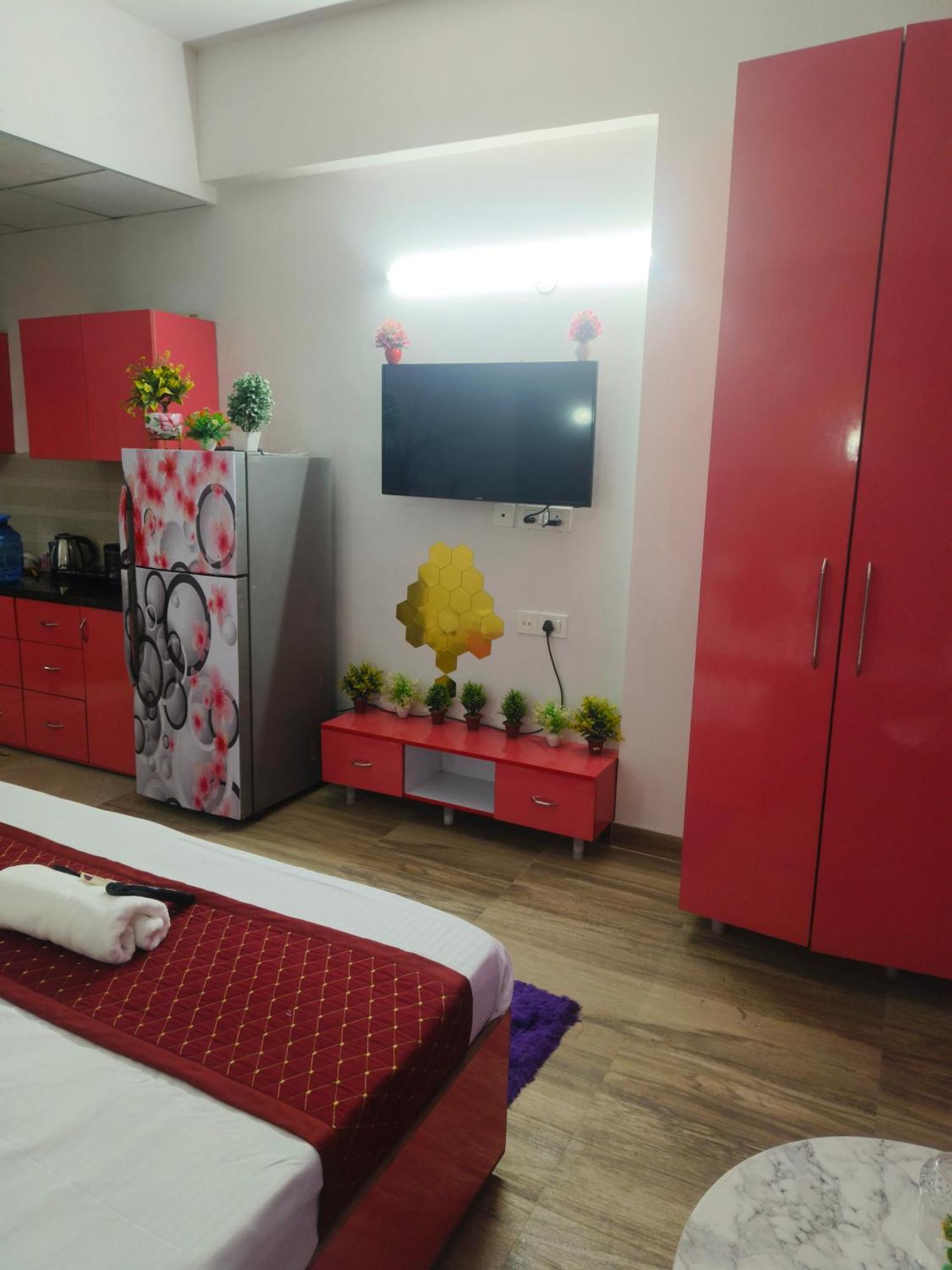 Studio Apartment By La Valentino Near Expo Mart Greater Noida Exterior photo