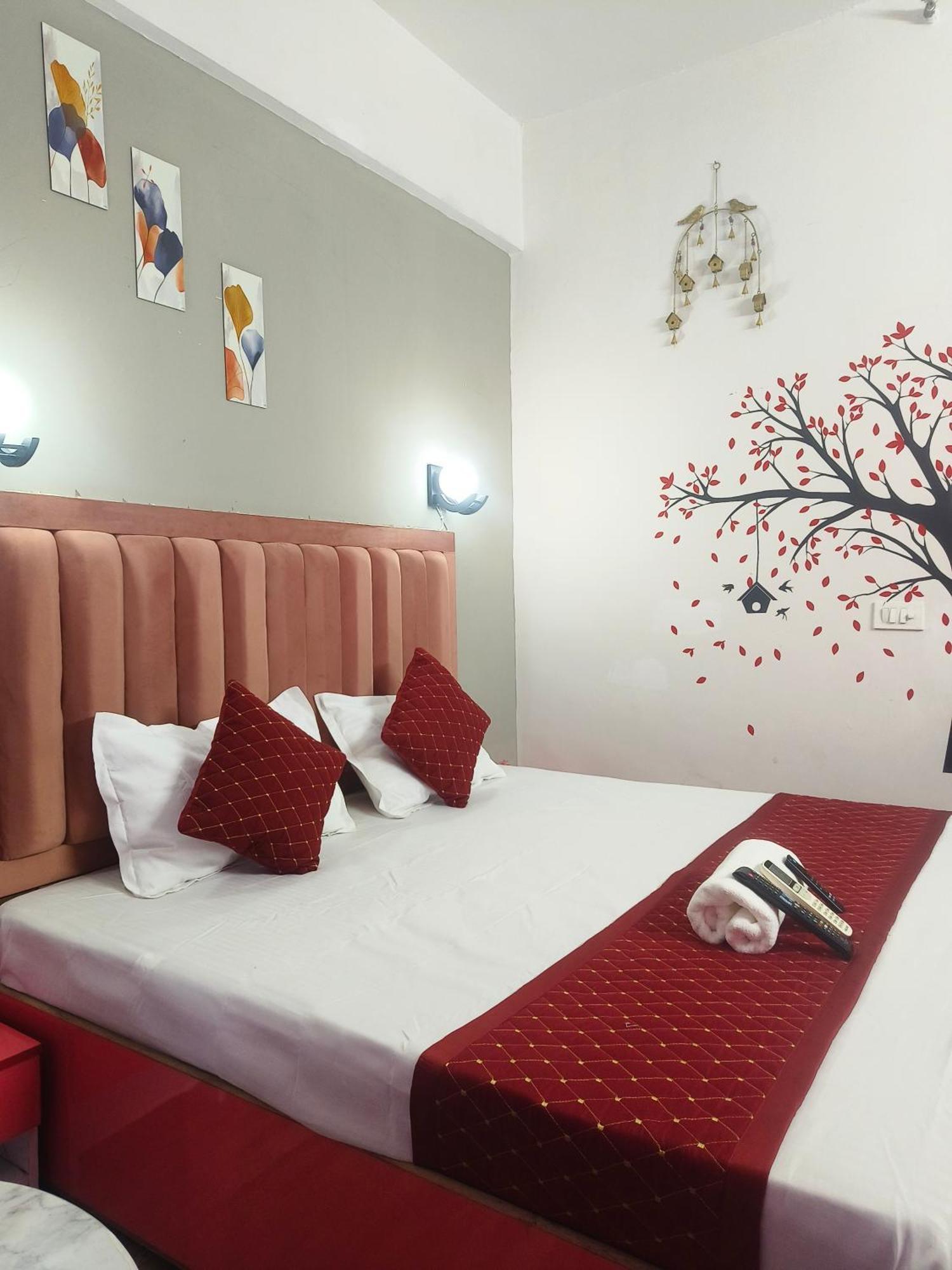 Studio Apartment By La Valentino Near Expo Mart Greater Noida Exterior photo