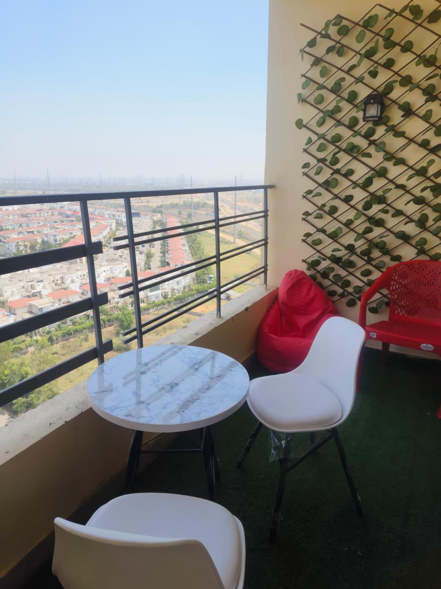 Studio Apartment By La Valentino Near Expo Mart Greater Noida Exterior photo